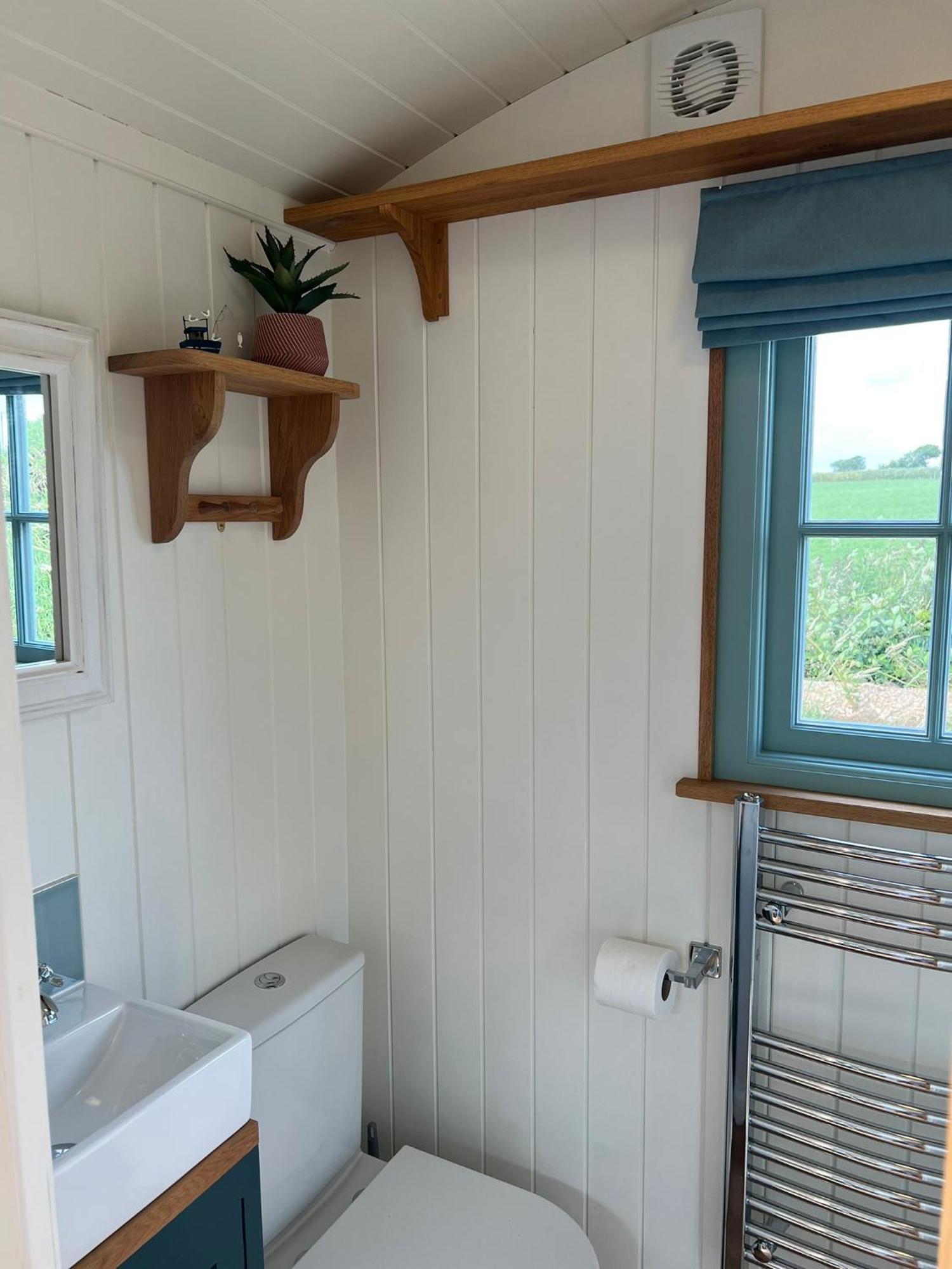 Toms Hut And Robins Rest Shepherd Huts Near Wadebridge Bagian luar foto