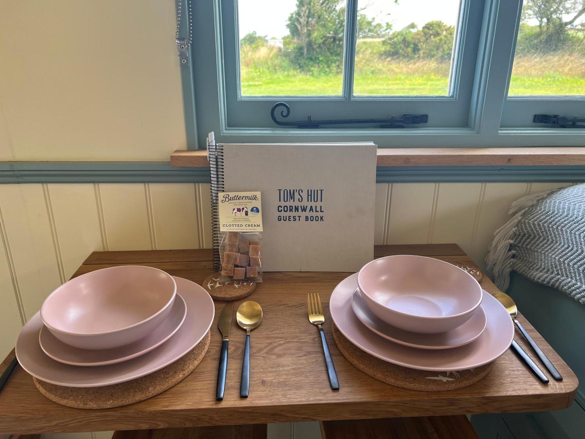 Toms Hut And Robins Rest Shepherd Huts Near Wadebridge Bagian luar foto