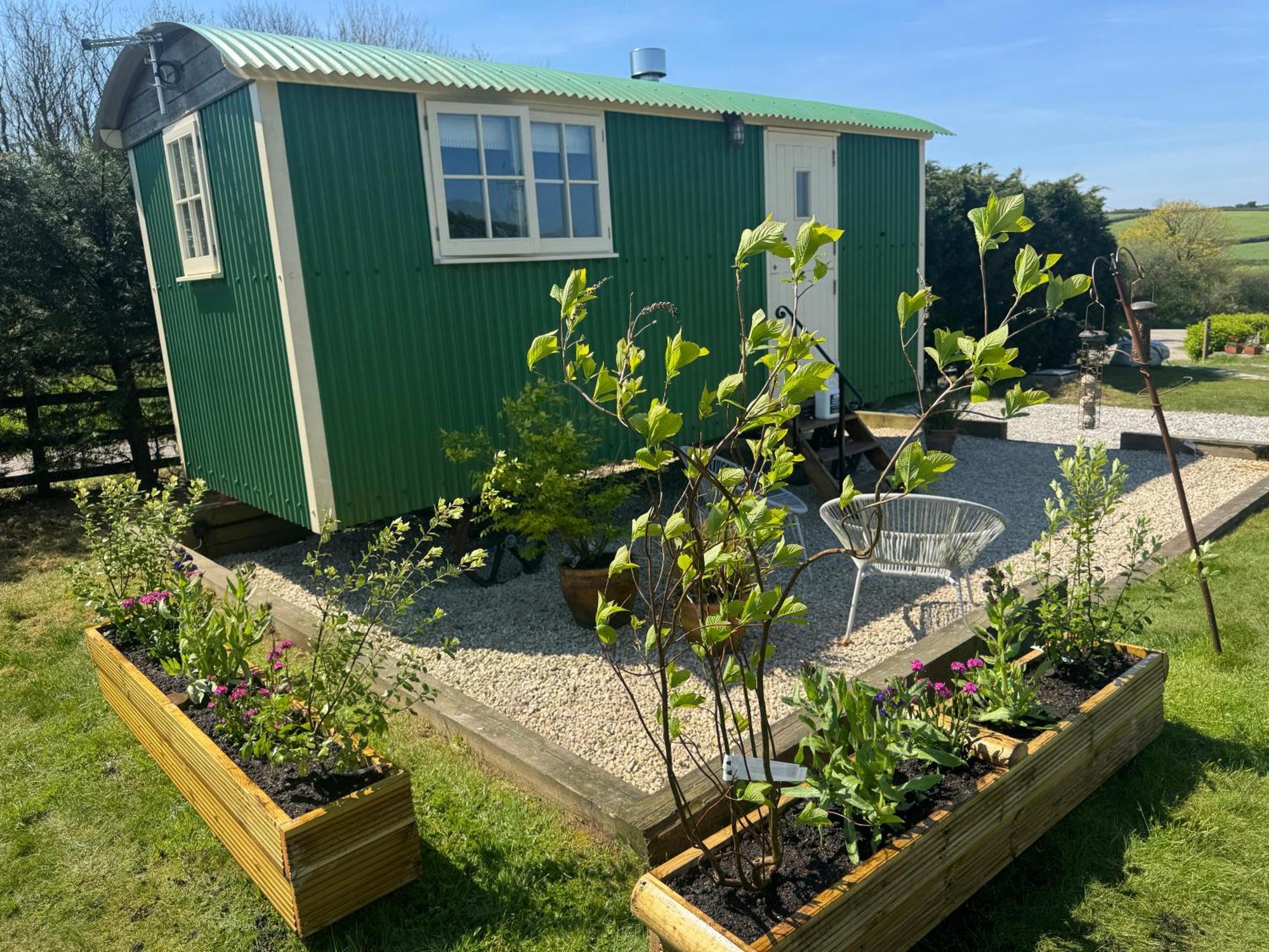 Toms Hut And Robins Rest Shepherd Huts Near Wadebridge Bagian luar foto